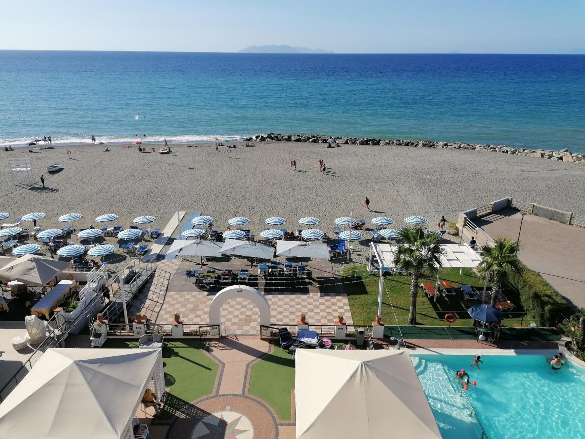Hotel Il Gabbiano Beach Terme Vigliatore Exterior photo