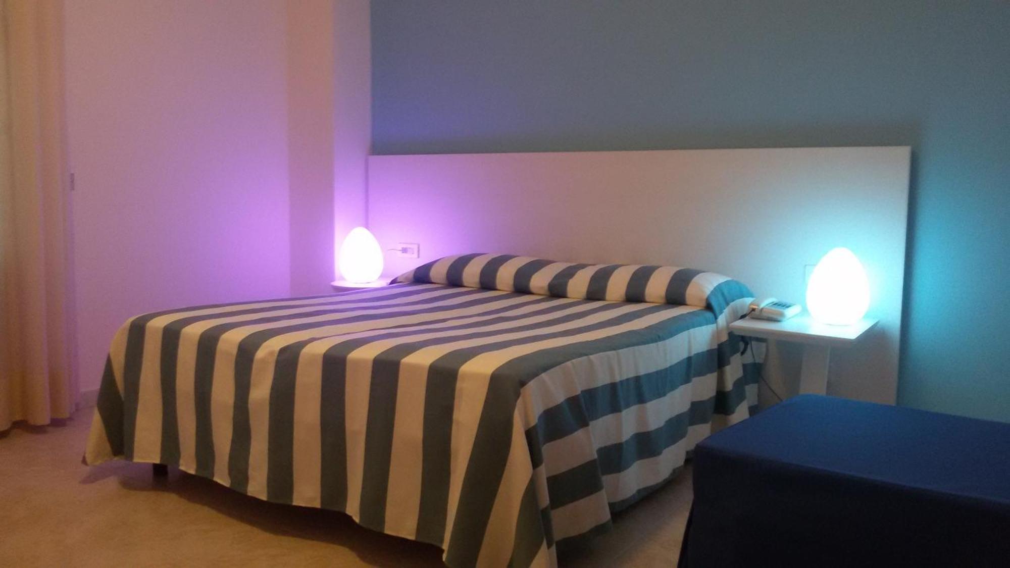 Hotel Il Gabbiano Beach Terme Vigliatore Room photo